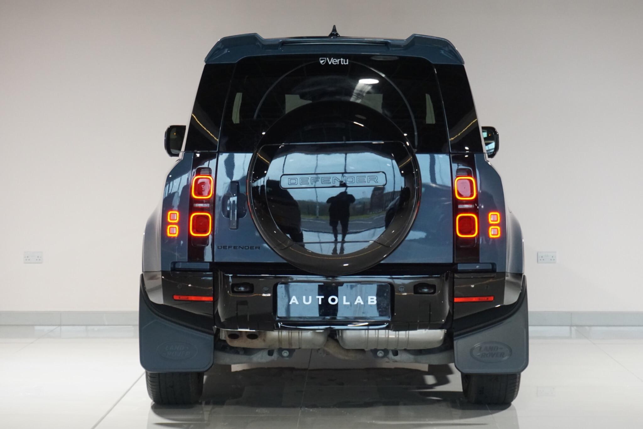 Land Rover Defender 90 3.0 D250 MHEV X-Dynamic HSE SUV 3dr Diesel Auto 4WD Euro 6 (s/s) (250 ps)